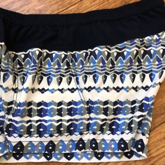 BCBGMaxAzria ‘Teagan’ shorts in Mystic Blue - Picture 10 of 14